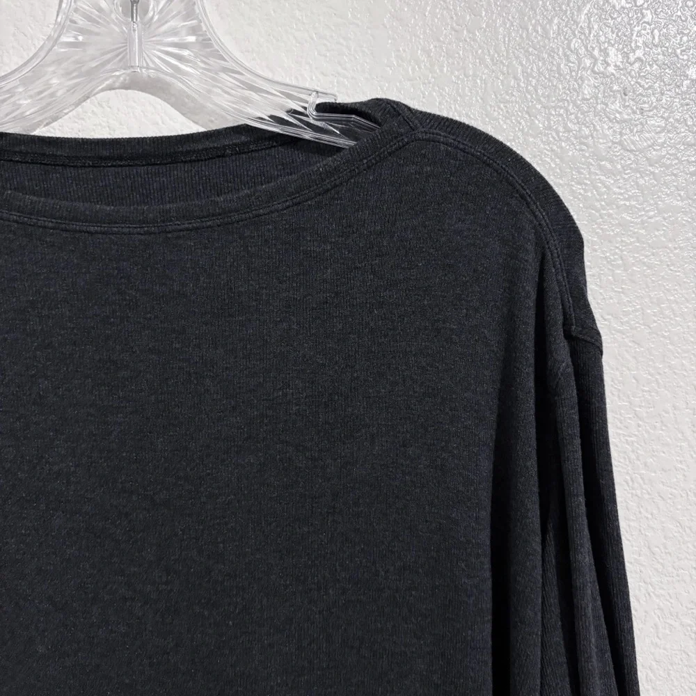 Lululemon Back In Action Long-Sleeve Ribbed Shirt in Heathered Black‎
